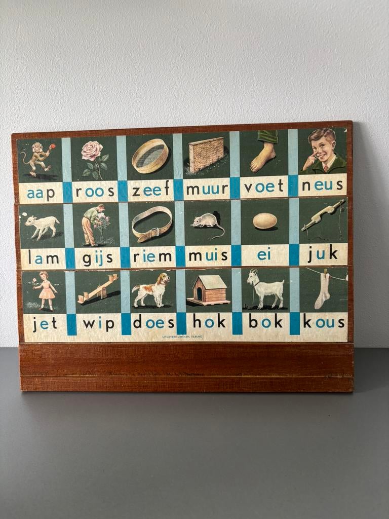 VINTAGE leesplankje ANNO1956 IN goede STAAT, Antiek en Kunst, Ophalen of Verzenden, Overige thema's