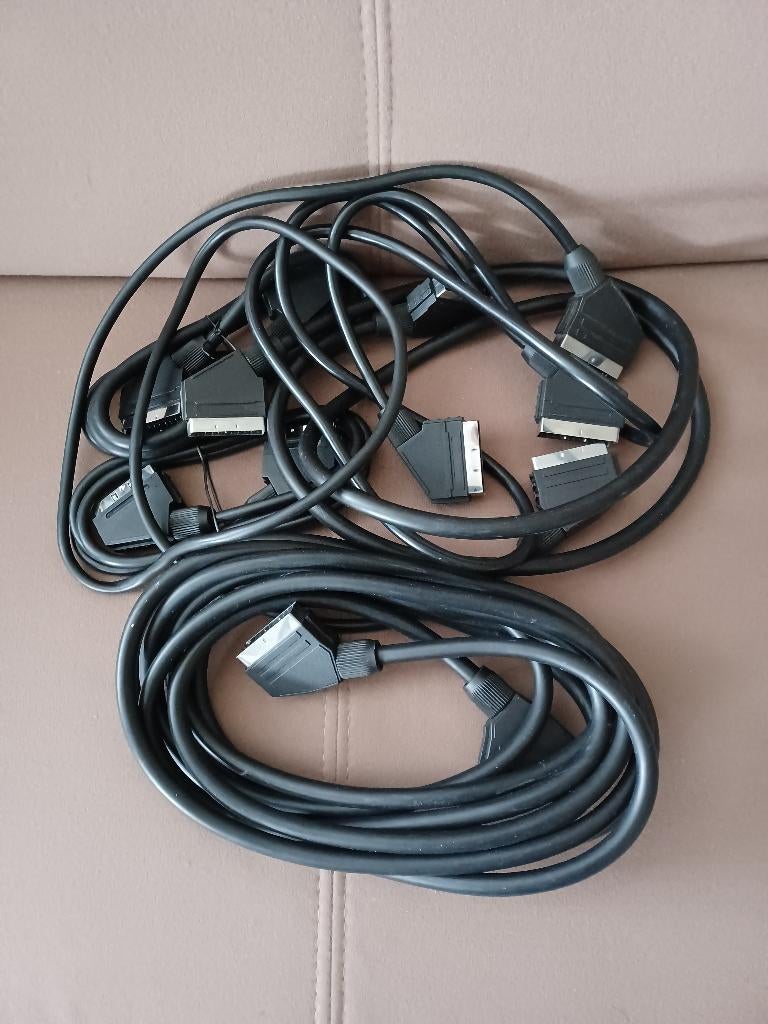 DIVERSE SCART KABELS, Audio, Tv en Foto, Audiokabels en Televisiekabels, Ophalen of Verzenden, Minder dan 2 meter, Scartkabel