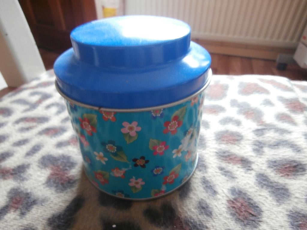 blik blauw bloemetjes ah Albert Heijn theeblik theepot thee, Ophalen of Verzenden, Gebruikt, Thee, Overige merken