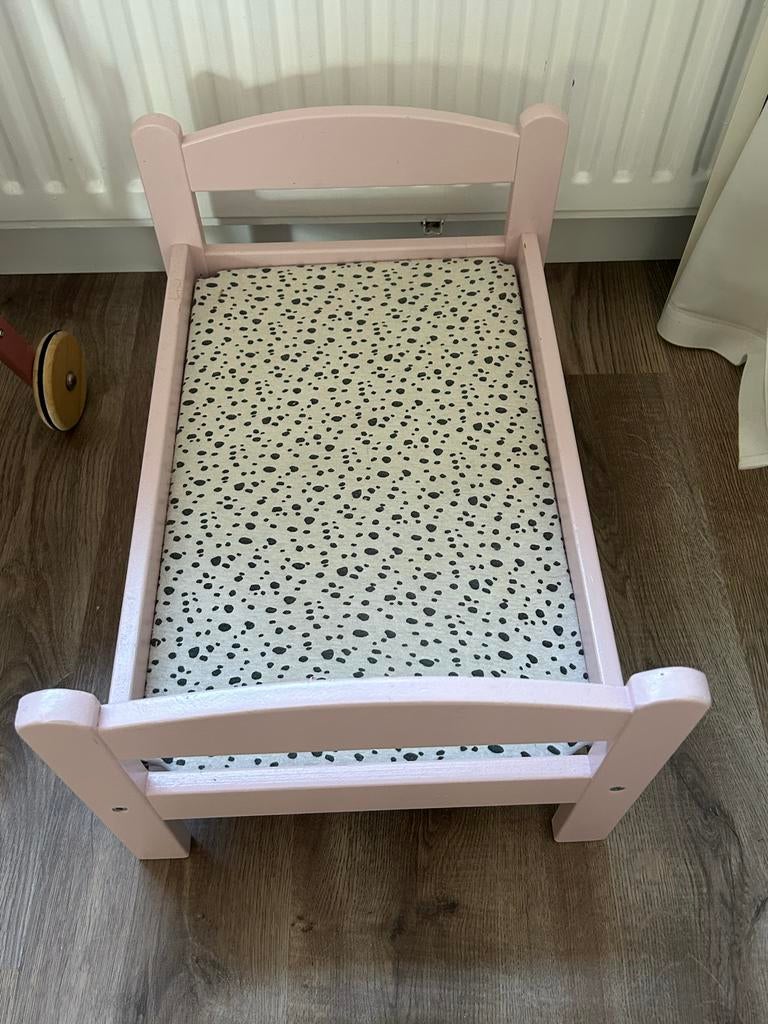 Roze poppenbedje met stippenmatras, Ophalen, Gebruikt, Overige typen