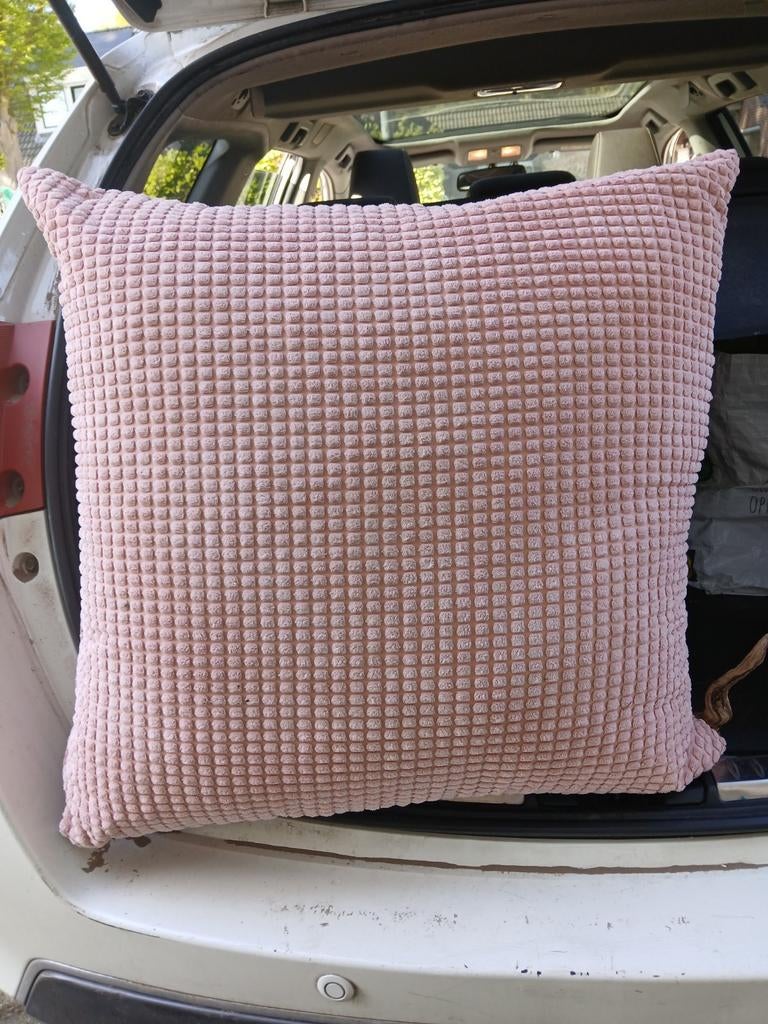 Groot roze IKEA kussen AFRITSBAAR. 65x65 cm, Ophalen
