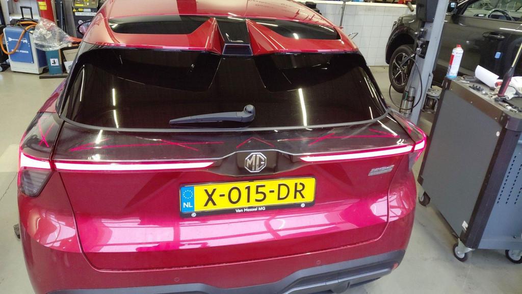 MG MG4 Electric Luxury 64 kWh Afneembare trekhaak, Auto's, MG, Automaat, 12 maanden, Achterwielaandrijving, Gebruikt