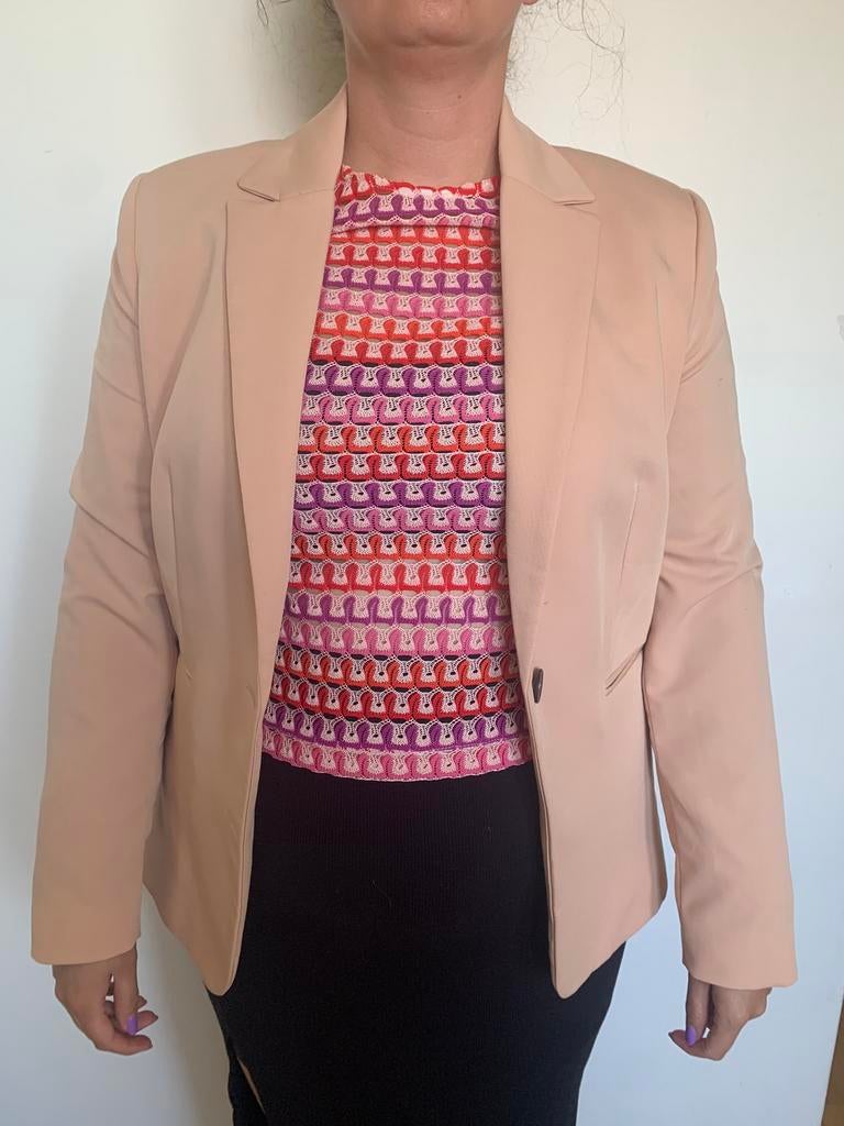 Blazer zalm roze/zand kleur, Kleding | Dames, Jasjes, Kostuums en Pakken, Ophalen of Verzenden, Nieuw, Maat 42/44 (L), Roze