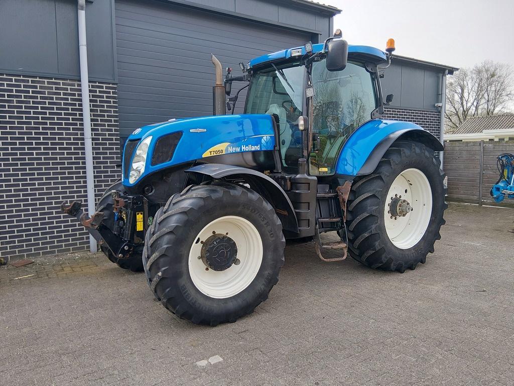 New Holland T7050 AC, Lungo Stura Lazio 19
10156  Turin, IT, Meer dan 10000, Cnh.italia@pec.cnhind.com, Meer dan 160 Pk