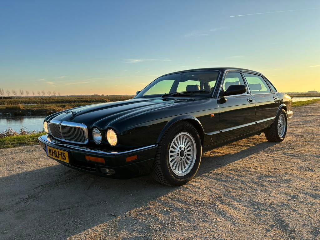 Jaguar XJ 3.2 LWB AUT 1996 Groen, Auto's, Jaguar, Achterwielaandrijving, 3239 cc, Beige, Particulier