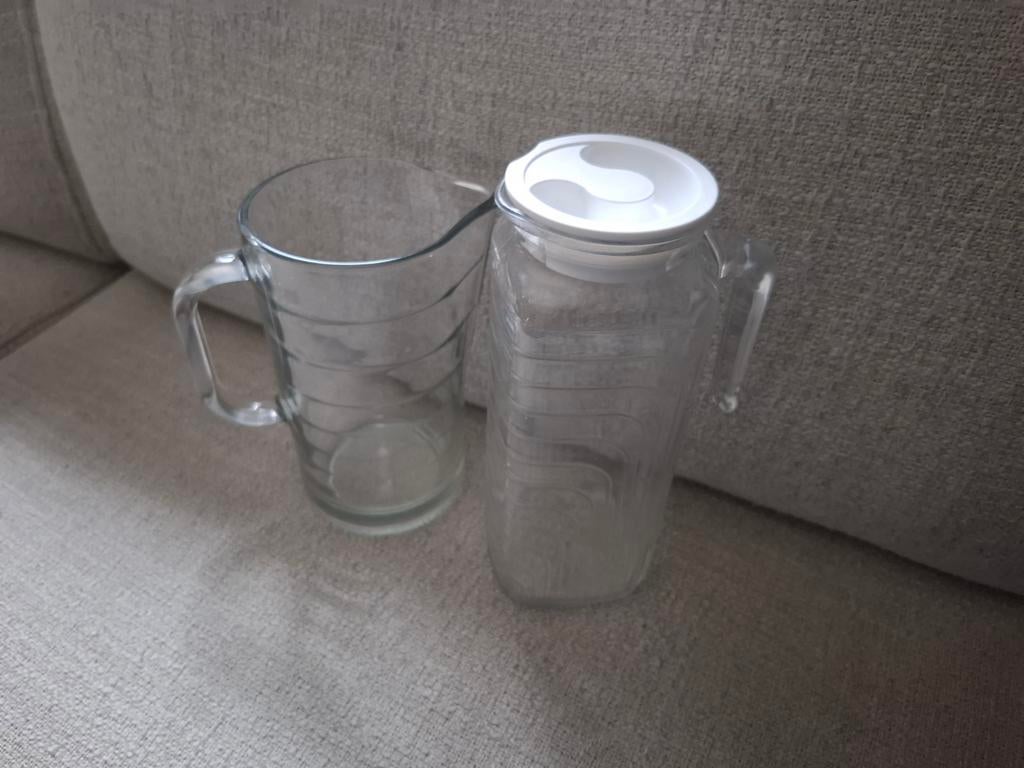 twee nieuwe waterkannen, Ophalen, Nieuw