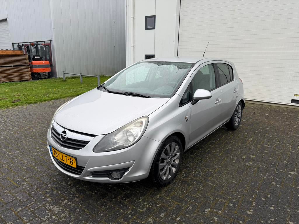 Opel Corsa 1.4 16V 5D 2010 Grijs, Auto's, Voorwielaandrijving, 4 cilinders, 100 pk, 49 €/maand