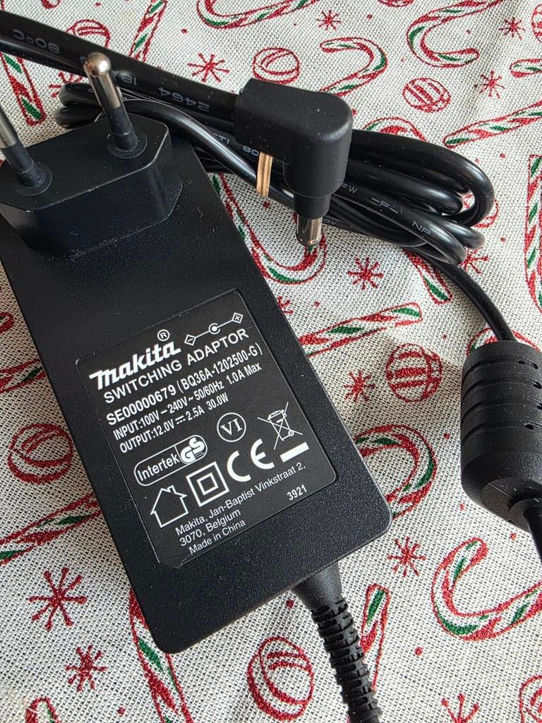 Makita switching adaptor 12V 30W new charger, Ophalen of Verzenden, Nieuw