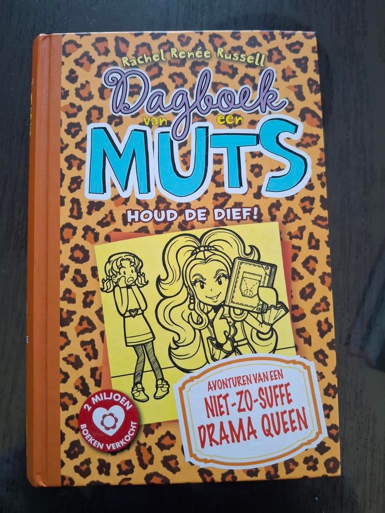 Rachel Renée Russell - Zussenstrijd!, Ophalen of Verzenden, Zo goed als nieuw, Rachel Renée Russell