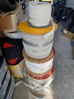 Afzetlint voor weide met decoratieve houten klossen, Ophalen of Verzenden, Gebruikt, Overige materialen, Overige typen