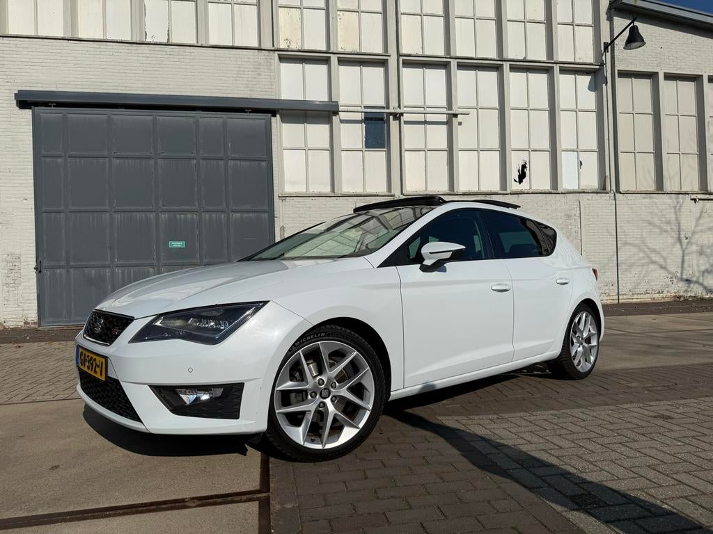 Seat Leon FR 1.4 TSI ACT 150 PK | Pano | Carplay | Camera, Auto's, 1141 kg, Zwart, 4 cilinders, Leon