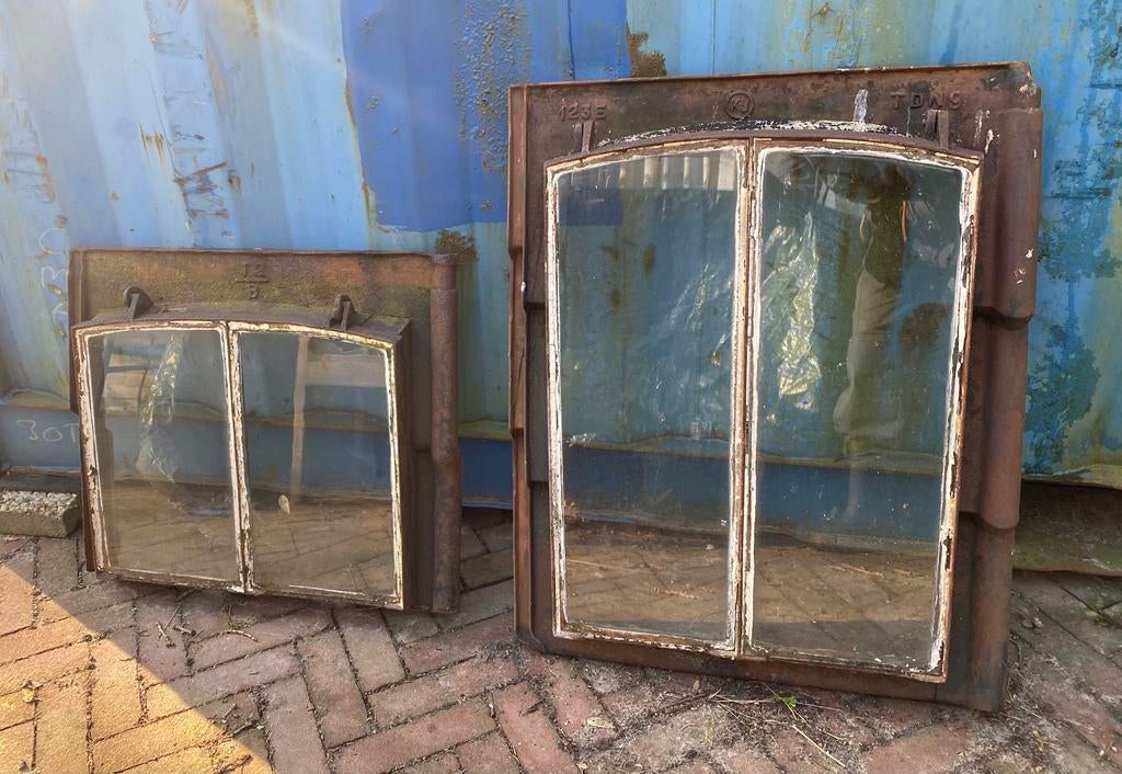 Tuile du Nord dakramen gietijzer 2x, Ophalen, Zo goed als nieuw, Dakraam, Minder dan 80 cm