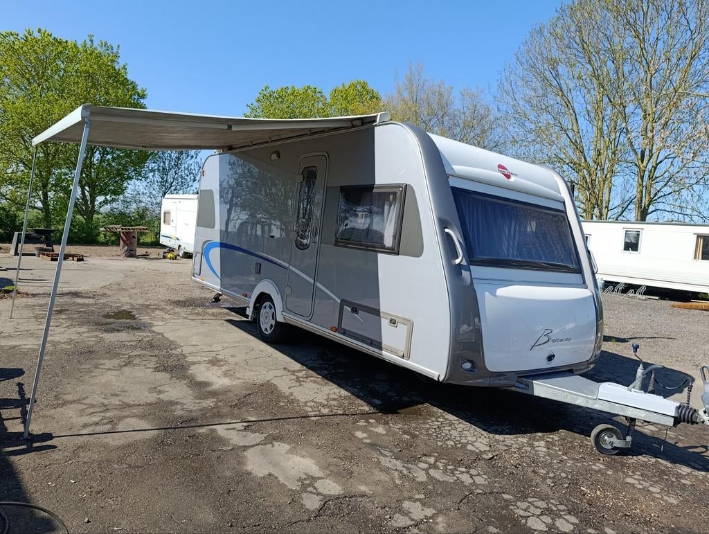 Burstner Belcanto 465ts met mover en luifel, Caravans en Kamperen, Kachel, Rondzit, Particulier, Vast bed