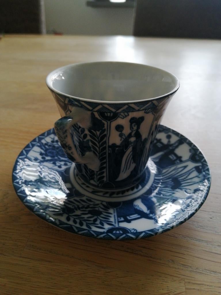 Japans Blauw-witte theekop met schotel, Antiek en Kunst, Ophalen of Verzenden