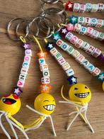 Emoji sleutelhangers met naam LEUK UITDEELKADOOTJE, Ophalen of Verzenden, Nieuw, Feestartikel, Verjaardag