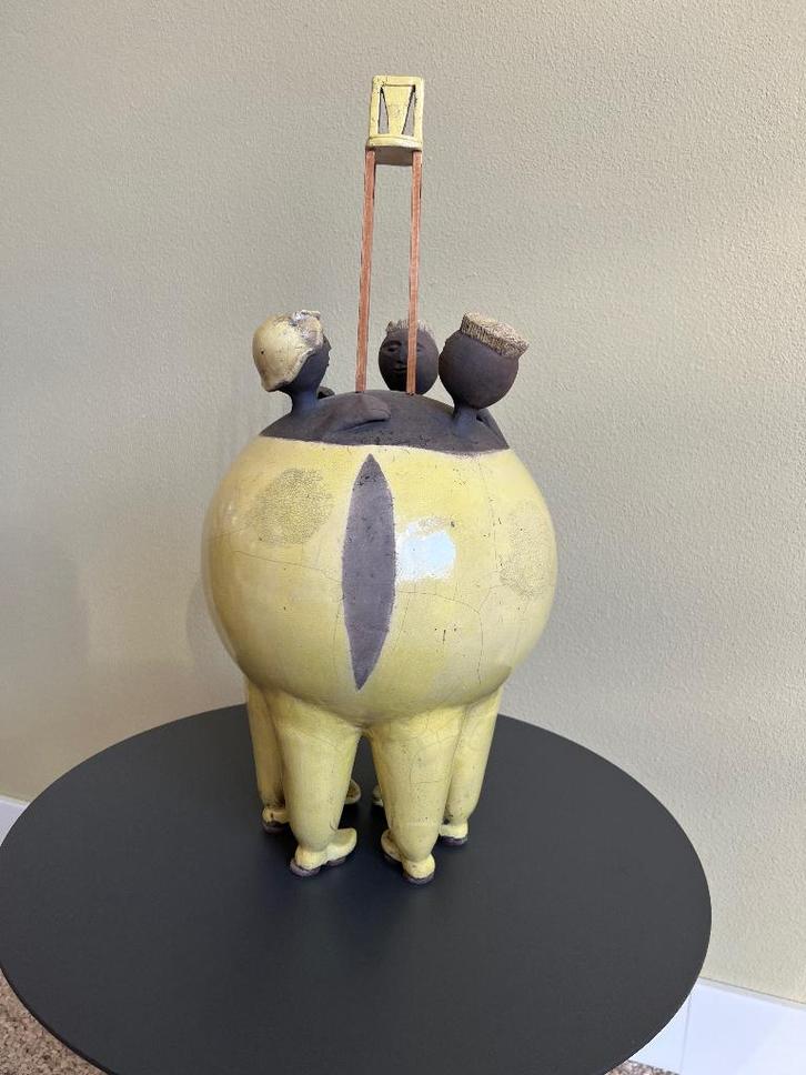 May den Arend, keramiek, " Stoelendans" " De hoogste plek", Antiek en Kunst, Antiek | Keramiek en Aardewerk, Ophalen