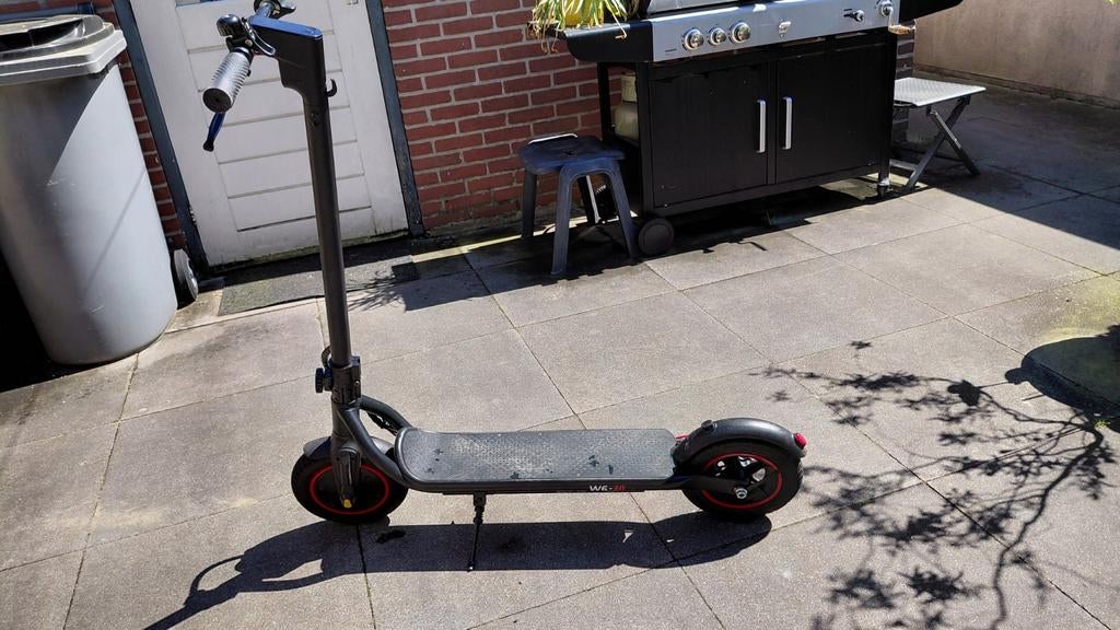 Elektrische step w6, 25 km 500 watt + oplader zgan km tell, Ophalen of Verzenden, Zo goed als nieuw, Elektrische step (E-scooter)