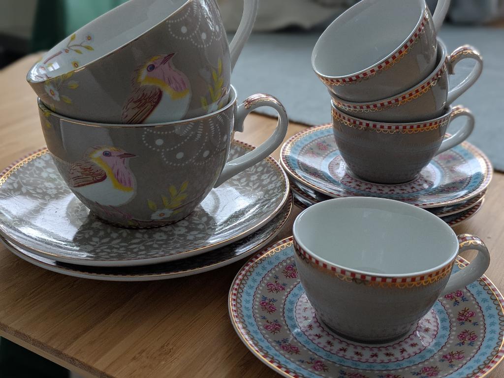 Servies Pip studio, Ophalen of Verzenden, Zo goed als nieuw, Overige stijlen, Kop(pen) en/of Schotel(s)