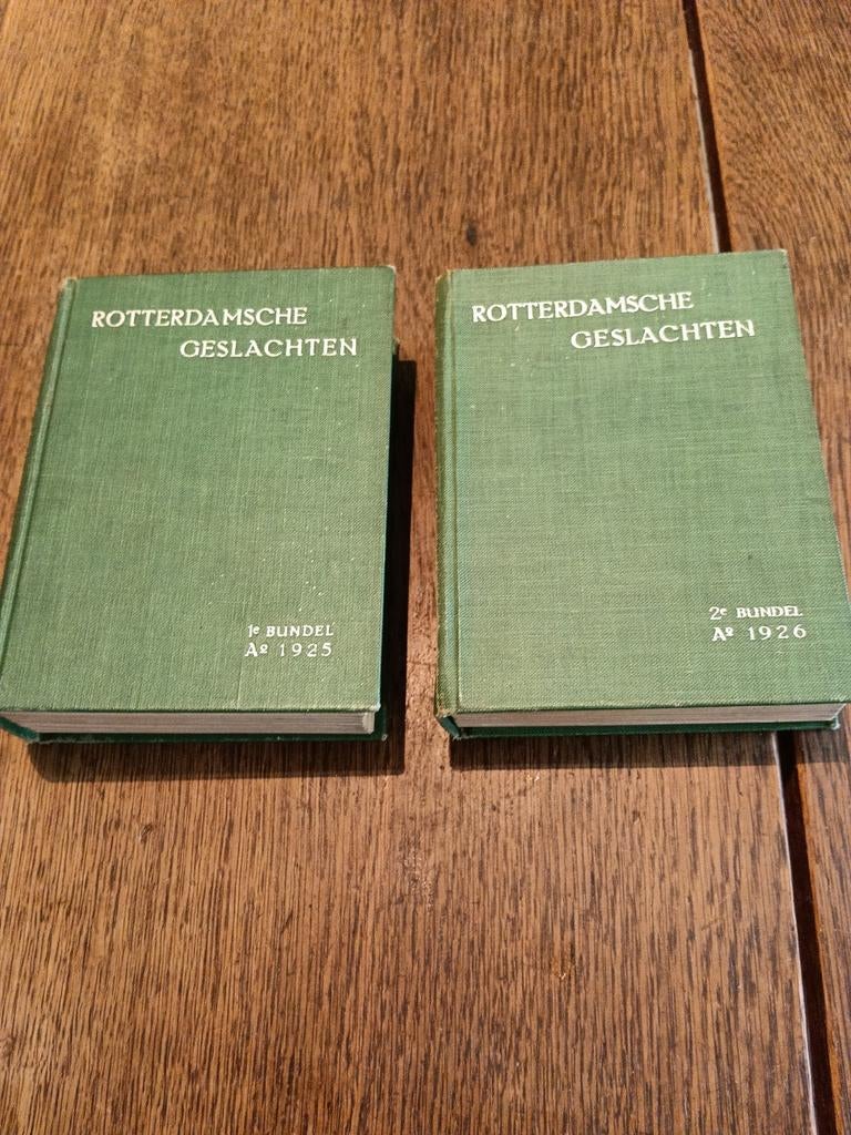 Rotterdamsche geslachten 1925/26 1e/ 2e bundel.., Boeken, Nederlands patriciaat., Ophalen of Verzenden, 20e eeuw of later, Gelezen