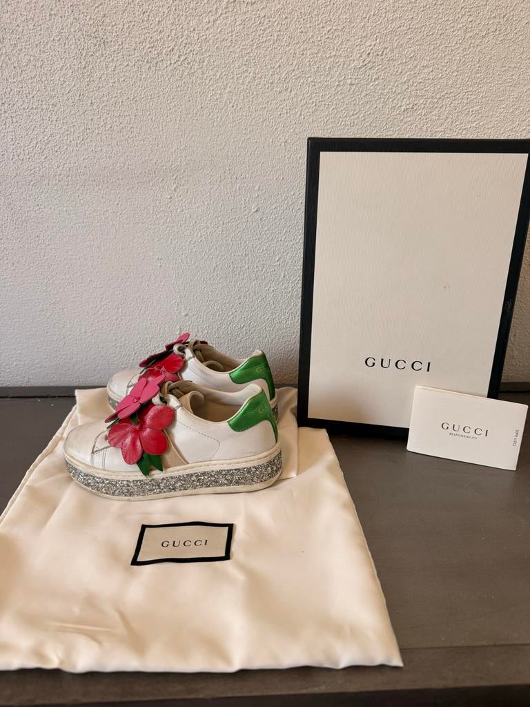 Gucci kinderschoenen maat 28 - Gedragen met lichte slijtage, Kinderen en Baby's, Kinderkleding | Schoenen en Sokken, Ophalen of Verzenden