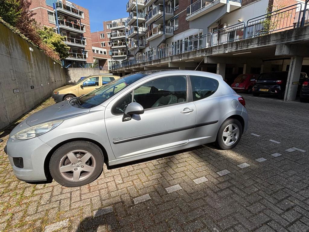 Peugeot 207 1.4 3DRS 2011 Grijs, Auto's, Peugeot, Particulier, Benzine, C, Hatchback, Handgeschakeld, Geïmporteerd, Zilver of Grijs