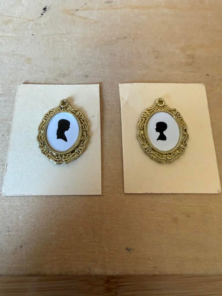 2x mini lijst prent man vrouw - 2x1.5cm - metaal, Ophalen of Verzenden, Zo goed als nieuw, Poppenhuis