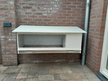 Konijnen hok wit beschikbaar voor biedingen