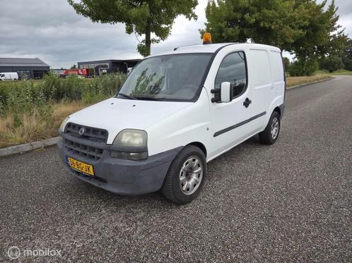 Fiat Doblo Cargo 1.9D SCHUIFDEUR / TREKHAAK / NAP, Auto's, Bestelauto's, Bedrijf, Te koop, Alarm, Startonderbreker, Trekhaak, Fiat