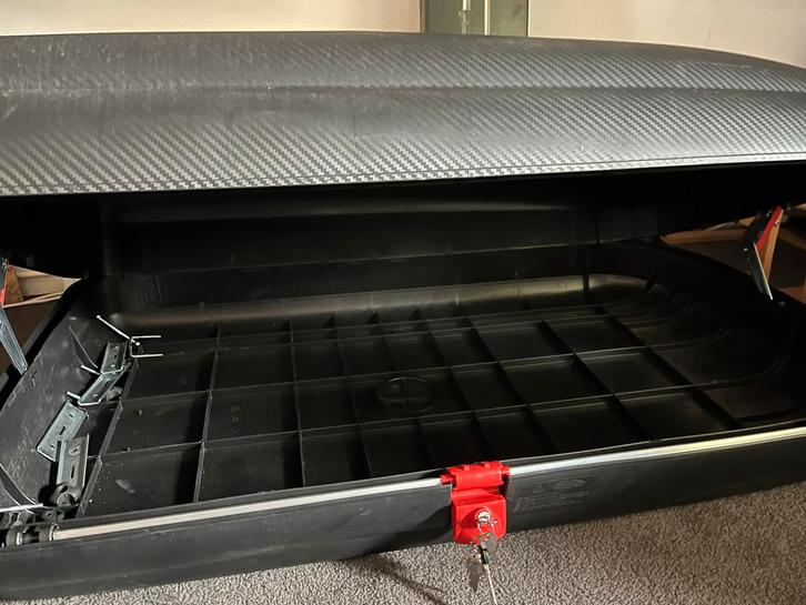 Zwarte Dakkoffer met Universele Beugels - Amper Gebruikt, Auto diversen, Dakkoffers, Zo goed als nieuw, Ophalen