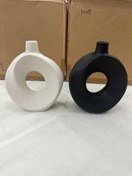 Donut vaas zwart en wit, Ophalen of Verzenden, Nieuw, Zwart, Minder dan 50 cm