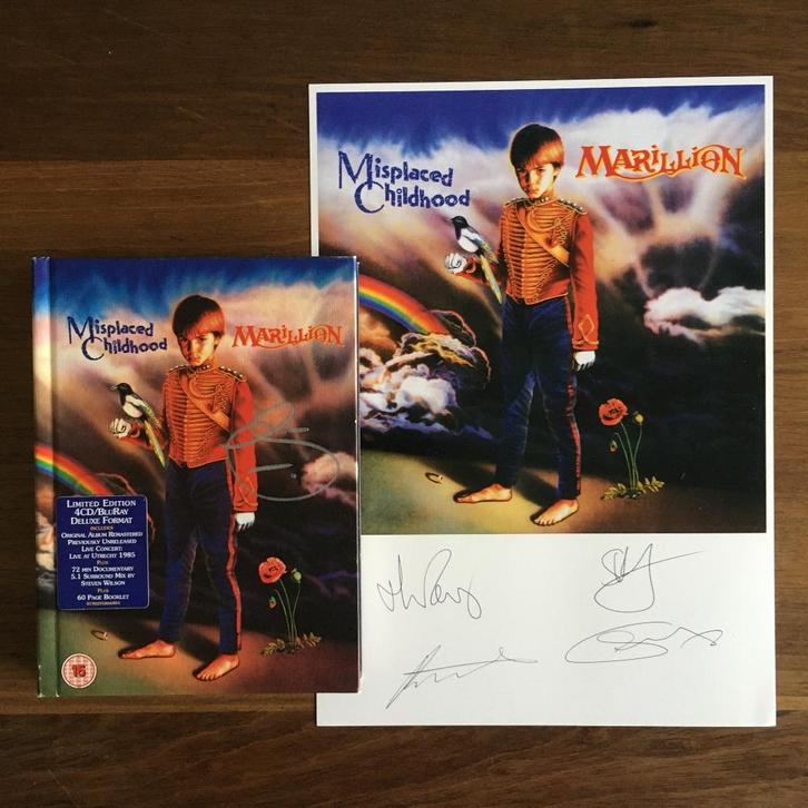 4Cd+BRDvd Marillion Misplaced Childhood GESIGNEERD incl FISH, Cd's en Dvd's, Cd's | Rock, Zo goed als nieuw, Progressive, Ophalen of Verzenden