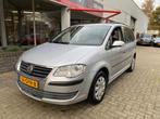 Volkswagen Touran 1.6 Facelift - Airco - 7 Persoons - 7p, Auto's, Volkswagen, Voorwielaandrijving, 4 cilinders, 7 stoelen, Handgeschakeld