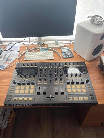 Traktor Kontrol S8 - Gebruikt in Café beschikbaar voor biedingen