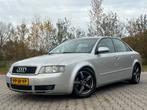 Audi A4 2.0 2002 Sedan Cruise Clima Carplay NL-Auto!, Auto's, 65 €/maand, Stof, Beige, 4 cilinders