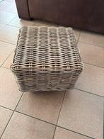 Absolute topstaat verkerende rotan poef-voetenbankje, Ophalen, Zo goed als nieuw, Vierkant, Minder dan 50 cm
