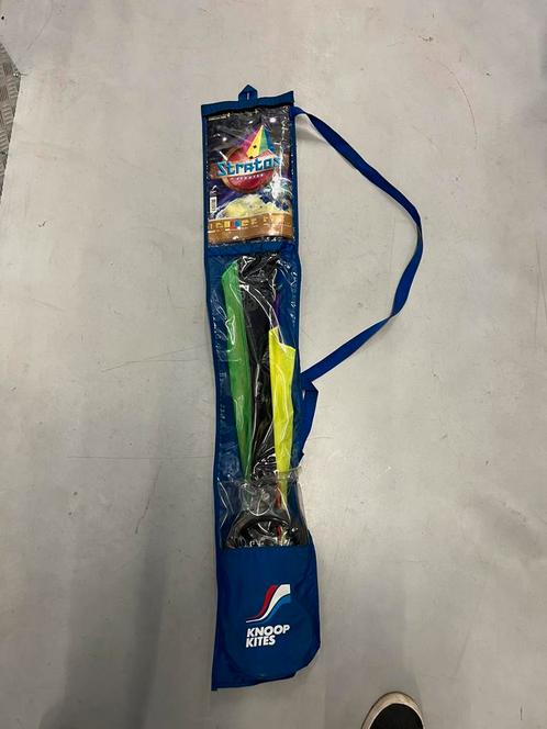 Stuntvlieger Knoop Kites Stratos — complete set, Sport en Fitness, Vliegeren, Zo goed als nieuw, Vierlijns, Ophalen of Verzenden