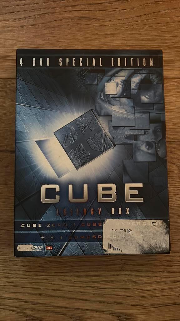 Cube Trilogy Box met deel 1, 2: Hypercube en 3: Cube Zero., Cd's en Dvd's, Dvd's | Horror, Zo goed als nieuw, Vampiers of Zombies