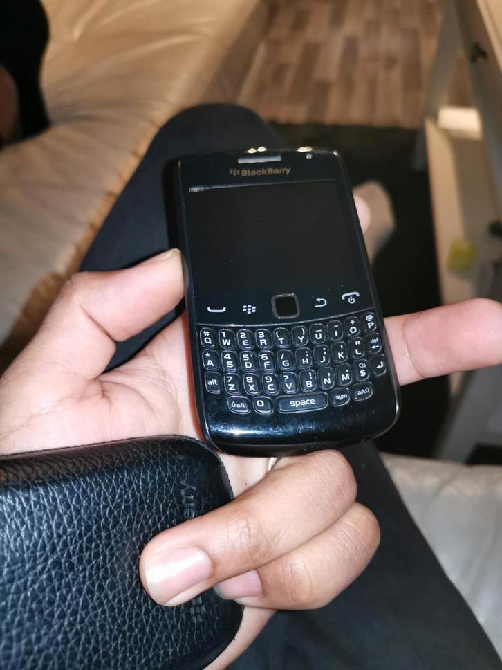 Goedwerkende blackberry curve 9360 black edition. Leuk voor, Telecommunicatie, Mobiele telefoons | Hoesjes en Frontjes | Blackberry
