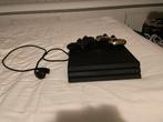Ps4 pro + 2 controllers + voedingskabel, Spelcomputers en Games, Ophalen, Met 2 controllers, Zo goed als nieuw, 1 TB