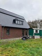 Te Koop! Nelskamp Vlakke dakpannen en Nibra hoekkepervorsten, Ophalen, Steen of Klei, Zwart, Nieuw