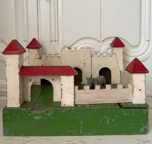 Brocante oud houten kasteel ( speelgoed ), Antiek en Kunst, Curiosa en Brocante, Ophalen of Verzenden
