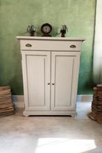 Stijlvolle vintage kast- opgeknapt in warme taupe kleur, Kinderen en Baby's, Kinderkamer | Commodes en Kasten, Ophalen, 50 tot 70 cm