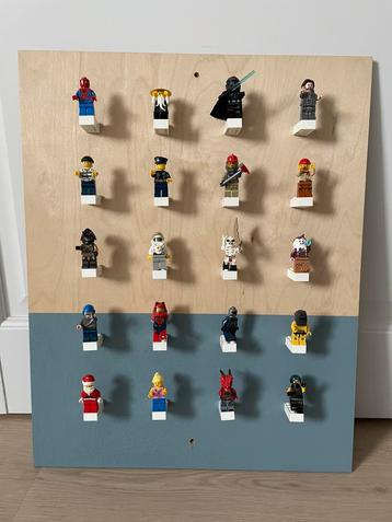 Lego - verzamelbord minifigures beschikbaar voor biedingen