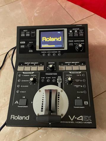 Roland V-4EX(4-kanaals)HDMI digitale videomixer met effecten beschikbaar voor biedingen