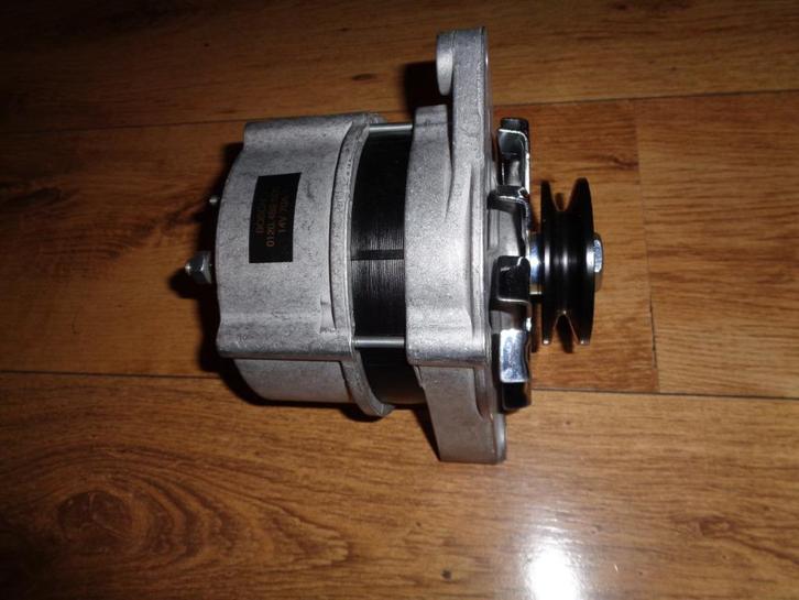VOLVO amazon /140/160 dynamo 14V 70A  en 14V 30A, Auto-onderdelen, Motor en Toebehoren, Volvo, Gereviseerd, Ophalen of Verzenden