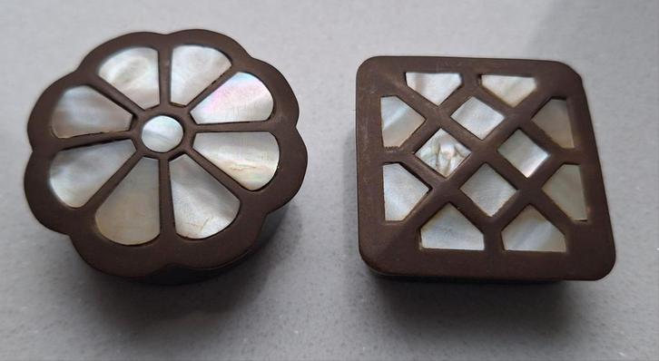 Vintage pillendoosjes met parelmoer inleg, Antiek en Kunst, Antiek | Woonaccessoires, Ophalen of Verzenden