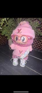Diverse outfit labubu, Ophalen of Verzenden, Zo goed als nieuw