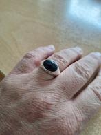 Mooie zilveren ring met Onyx, maat 21, 20 of groter, Nieuw, Ophalen of Verzenden, Dame of Heer
