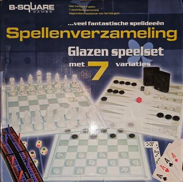 Glazen spellenverzameling met 7 spellen beschikbaar voor biedingen