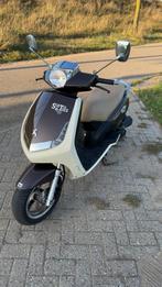 Peugeot Vivacity sixties 4 takt, Fietsen en Brommers, Snorfietsen en Snorscooters, Ophalen, Zo goed als nieuw, Peugeot